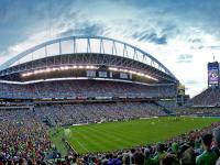 IM电竞游戏-赛道霸权与数字巅峰，哈斯车队战术碾压索伯，拉塞尔以破纪录之姿重定义F1极限