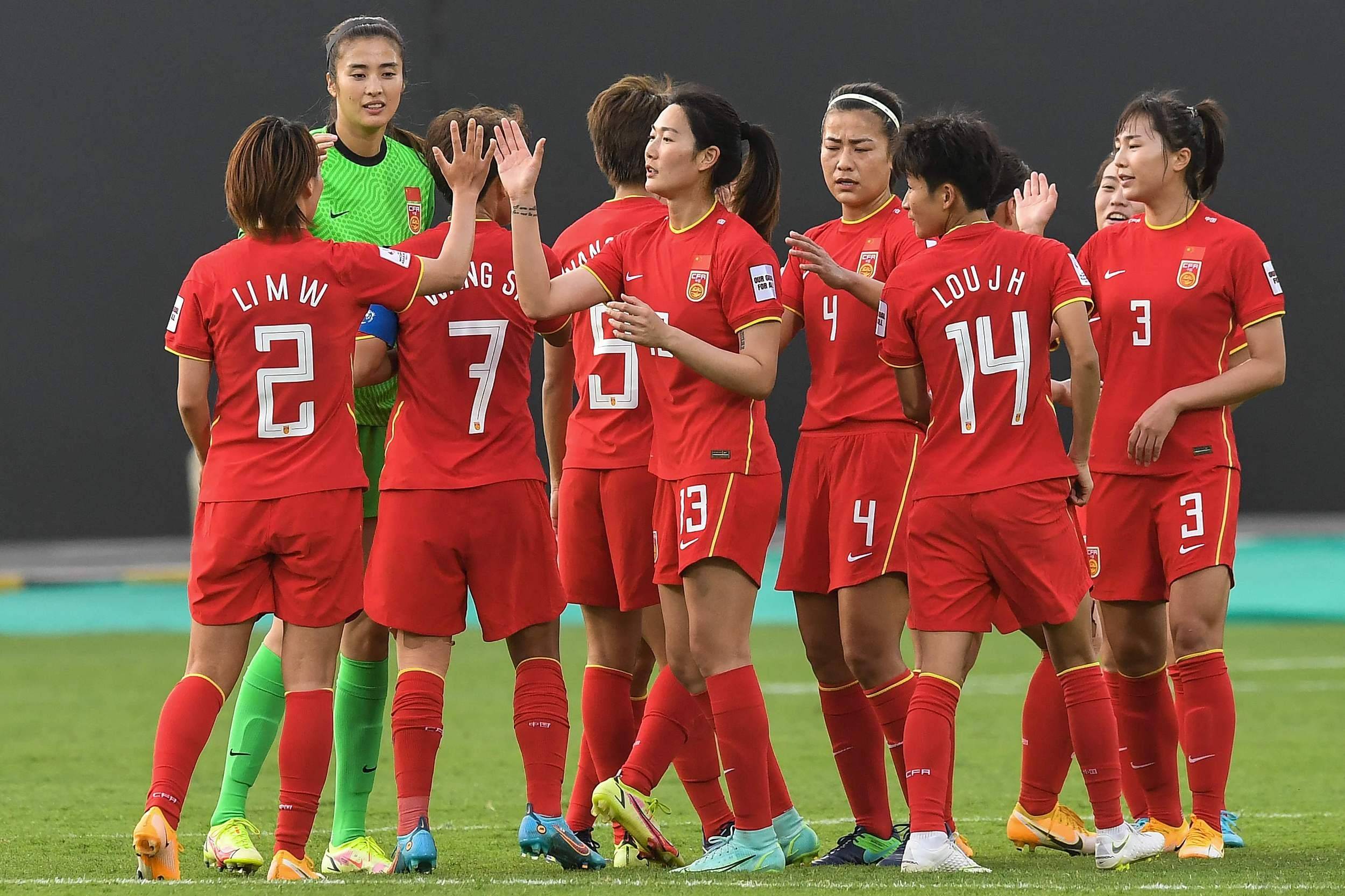 中国女足队备战东京奥运,训练场上状态良好 中国女足队备战东京奥运,训练场上状态良好