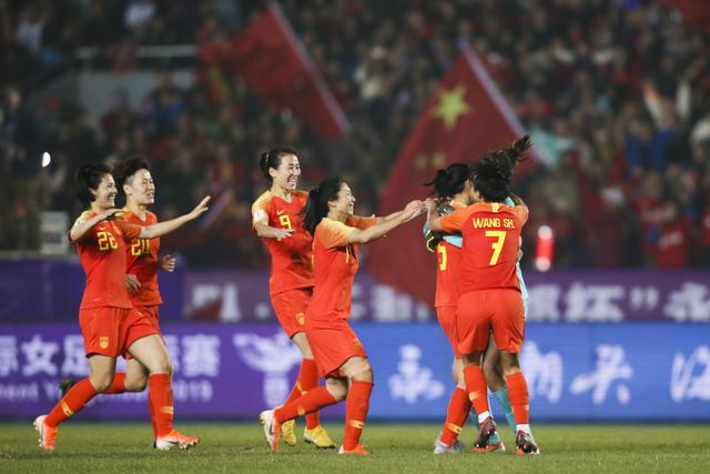 中国女足精湛的技艺让人们大开眼界 中国女足精湛的技艺让人们大开眼界