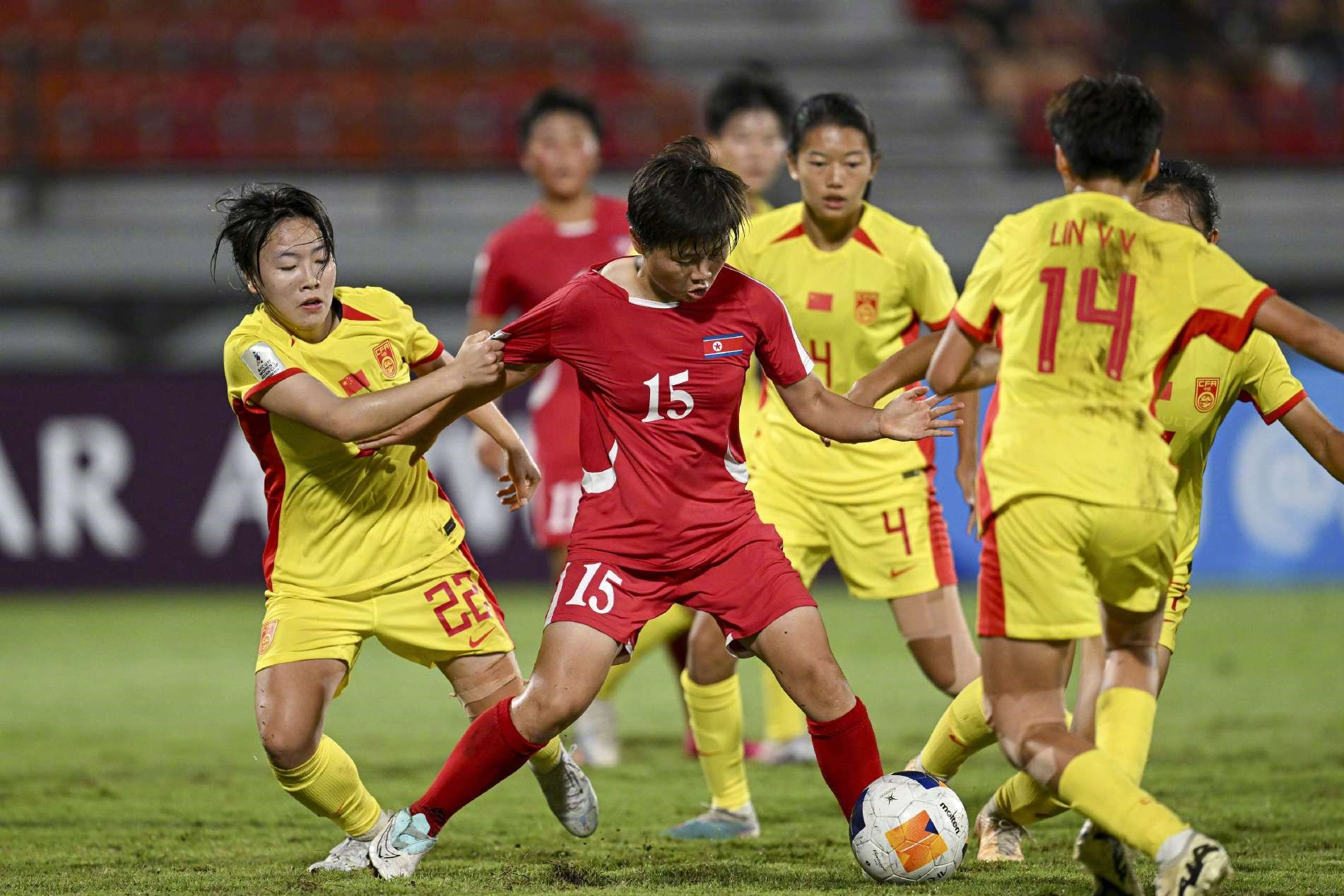 中国女足备战国际女足职业赛，备受期待