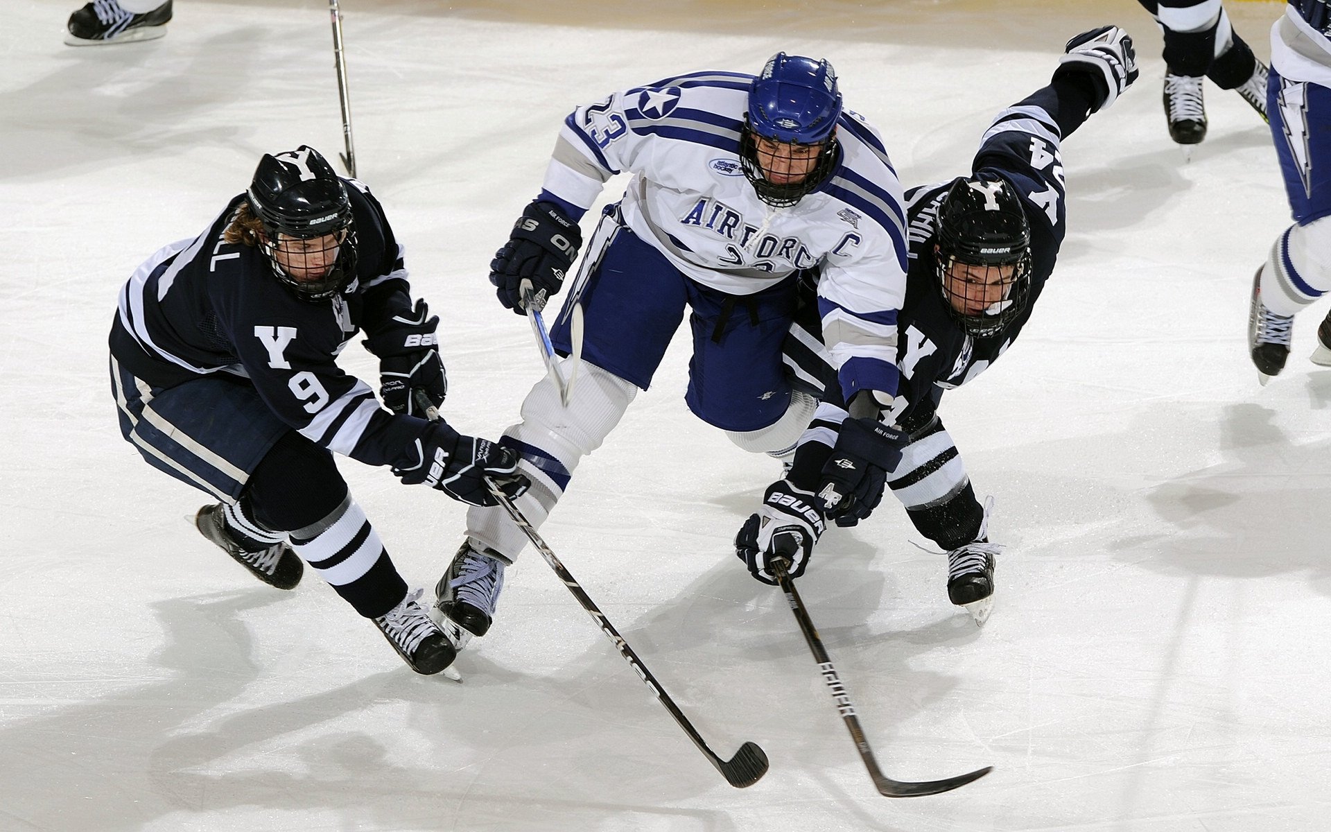 米切尔单骑破阵,吉林队硬仗力克尼克斯显韧性